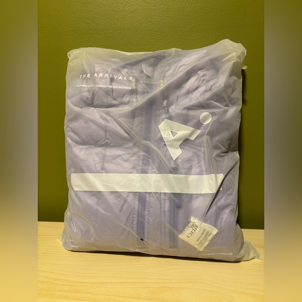 NWT The Arrivals' Haelo Quilted Jacket - Picture 8 of 9